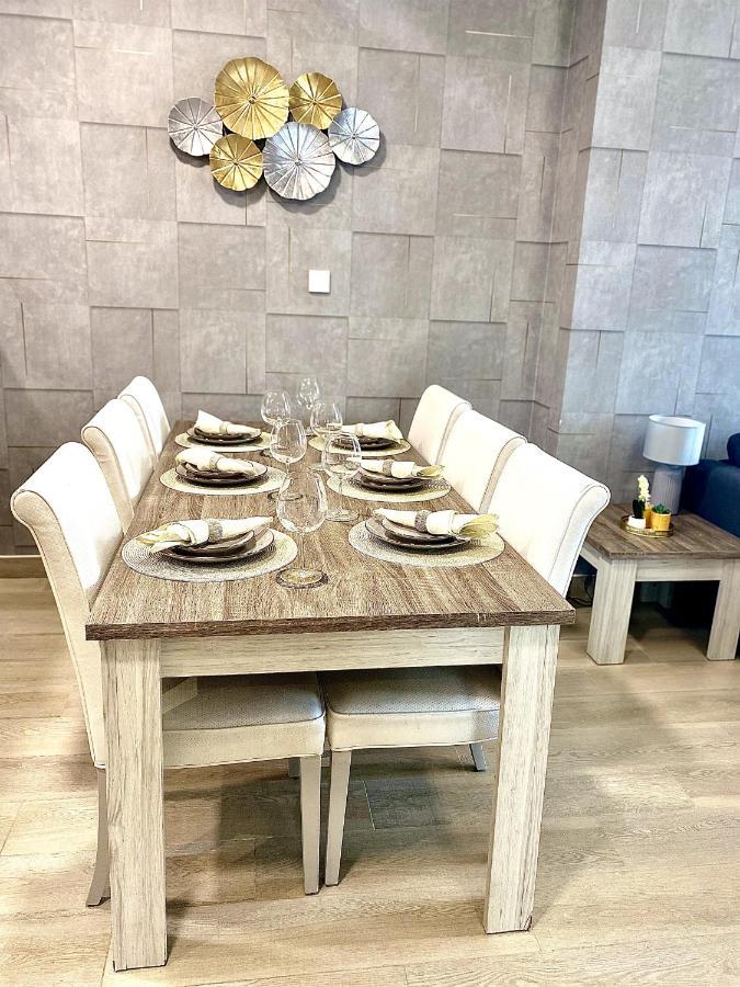 Luxury 2br For 6 With King Beds, Gym, Sauna In Jvc अपार्टमेंट *